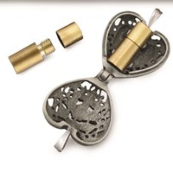 Always In My Heart Memorial Heart Ash Holder Locket Dangle 2.5 x 2.5 Photo Frame - Picture 2 of 3